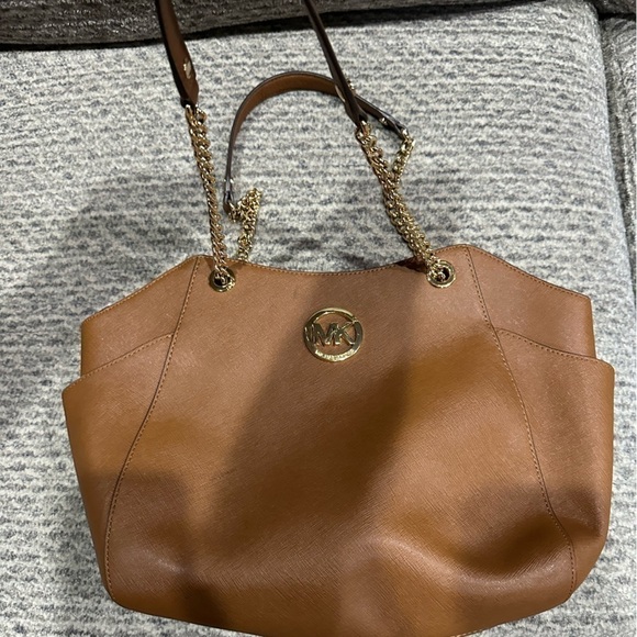 MICHAEL KORS Large Jet Set Saffiano Leather Tote with Gold Hardware - Picture 4 of 12